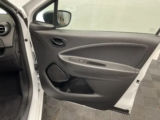 RENAULT ZOE - voiture d'occasion - Photo 19