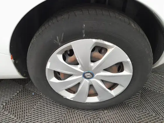 RENAULT ZOE - voiture d'occasion - Photo 19