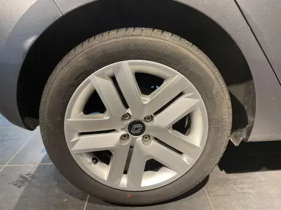 RENAULT CLIO V - voiture d'occasion - Photo 20