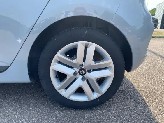 RENAULT CLIO V - voiture d'occasion - Photo 19