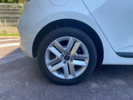 RENAULT CLIO V - voiture d'occasion - Photo 19