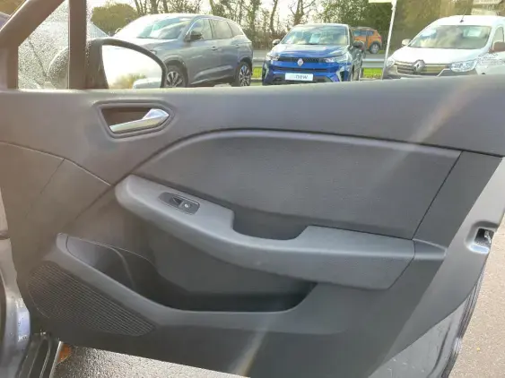 RENAULT CLIO V - voiture d'occasion - Photo 20