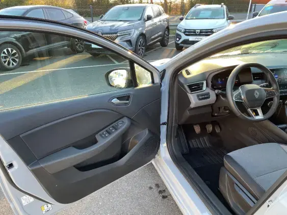 RENAULT CLIO V - voiture d'occasion - Photo 17