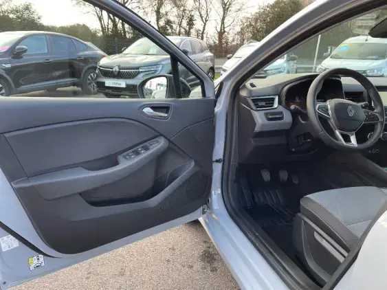 RENAULT CLIO V - voiture d'occasion - Photo 17