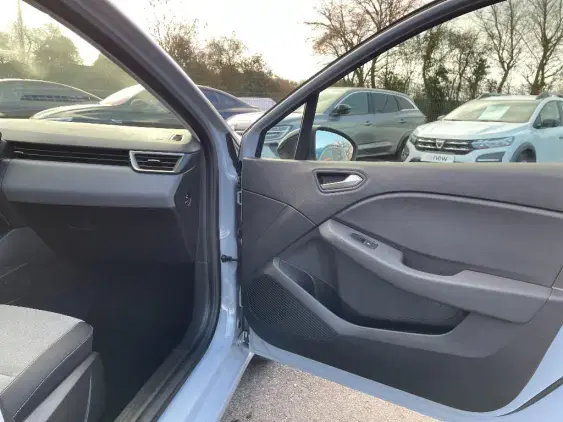 RENAULT CLIO V - voiture d'occasion - Photo 18