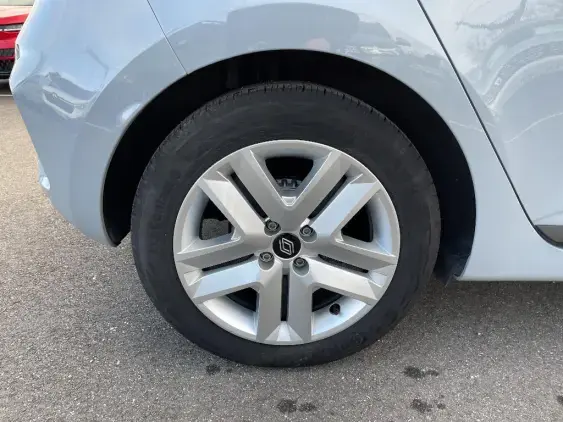 RENAULT CLIO V - voiture d'occasion - Photo 22