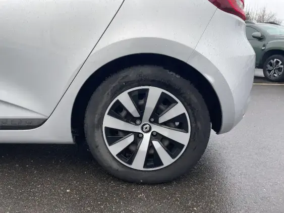 RENAULT CLIO V - voiture d'occasion - Photo 20