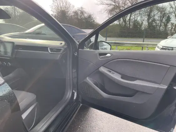 RENAULT CLIO V - voiture d'occasion - Photo 17