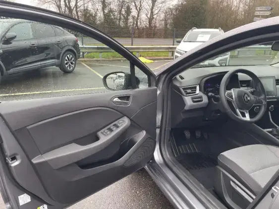 RENAULT CLIO V - voiture d'occasion - Photo 17