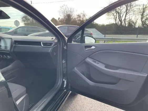 RENAULT CLIO V - voiture d'occasion - Photo 17