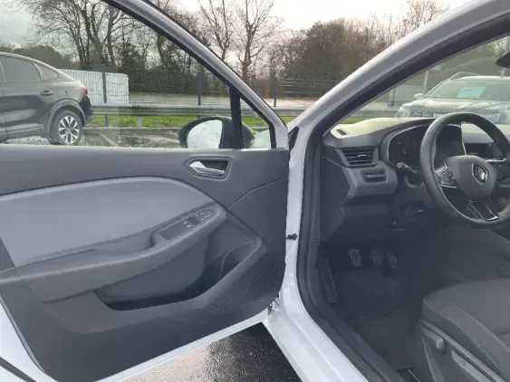 RENAULT CLIO V - voiture d'occasion - Photo 17