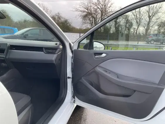 RENAULT CLIO V - voiture d'occasion - Photo 18