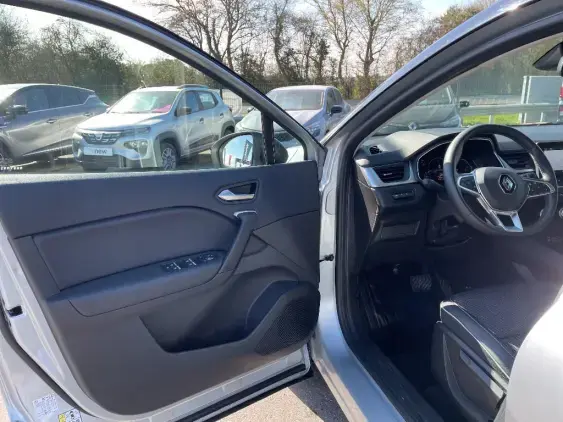 RENAULT CAPTUR II - voiture d'occasion - Photo 17