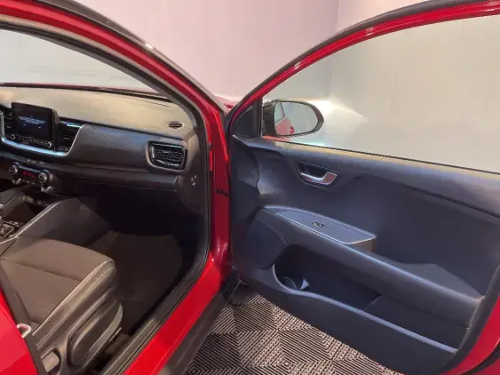 KIA STONIC - voiture d'occasion - Photo 18