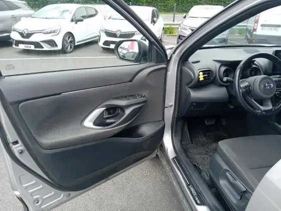 TOYOTA YARIS CROSS I - voiture d'occasion - Photo 17
