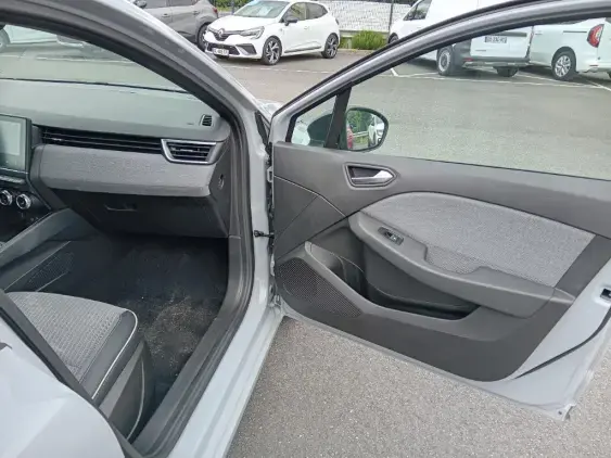 RENAULT CLIO V - voiture d'occasion - Photo 18