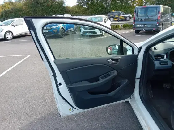 RENAULT CLIO V - voiture d'occasion - Photo 17
