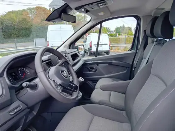RENAULT TRAFIC III - voiture d'occasion - Photo 16