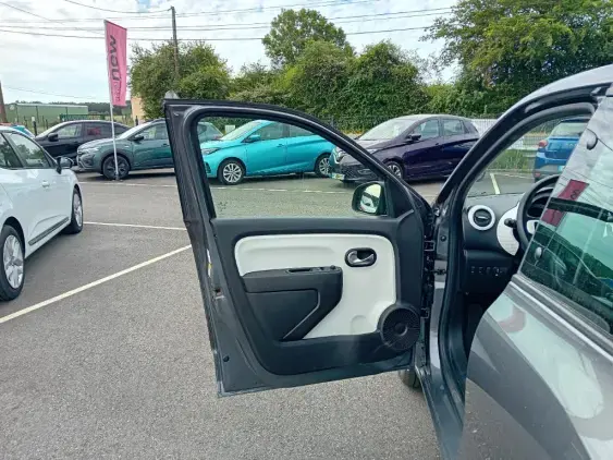 RENAULT TWINGO ELECTRIQUE III - voiture d'occasion - Photo 15