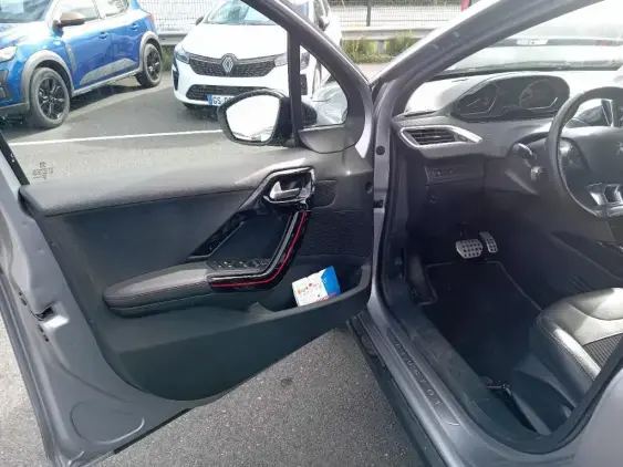 PEUGEOT 2008 - voiture d'occasion - Photo 17