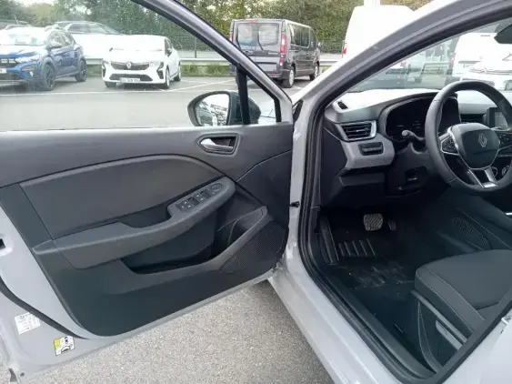 RENAULT CLIO V - voiture d'occasion - Photo 17