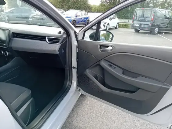 RENAULT CLIO V - voiture d'occasion - Photo 18