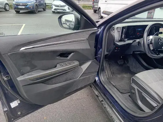 RENAULT MEGANE V - voiture d'occasion - Photo 17