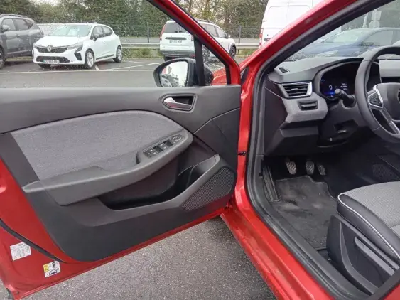 RENAULT CLIO V - voiture d'occasion - Photo 17