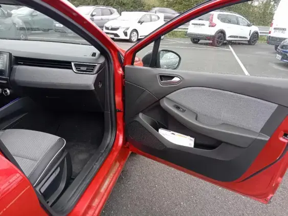RENAULT CLIO V - voiture d'occasion - Photo 18