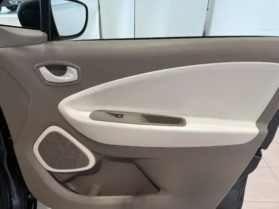 RENAULT ZOE - voiture d'occasion - Photo 19