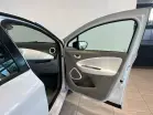 RENAULT ZOE - Photo 17