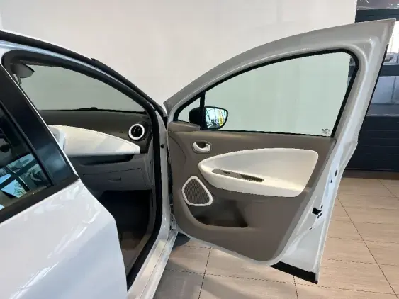 RENAULT ZOE - voiture d'occasion - Photo 17