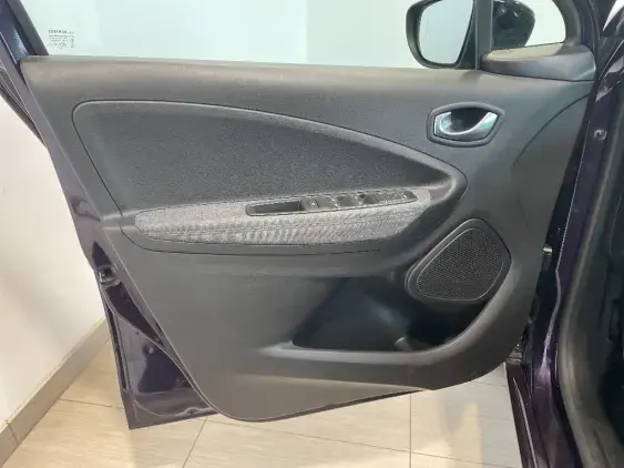 RENAULT ZOE - voiture d'occasion - Photo 17