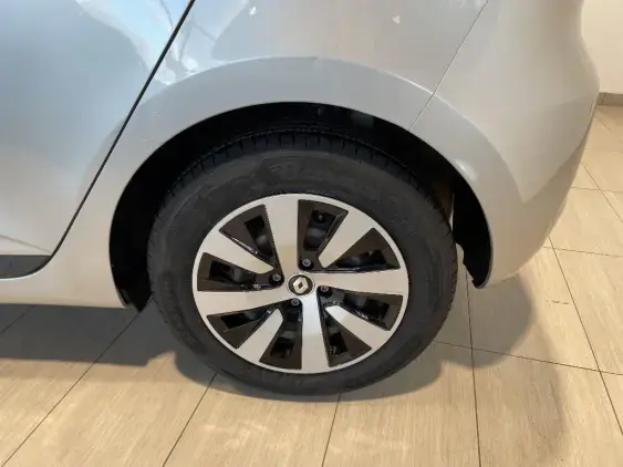 RENAULT CLIO V - voiture d'occasion - Photo 23