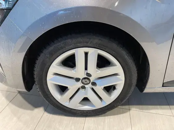 RENAULT CLIO V - voiture d'occasion - Photo 23