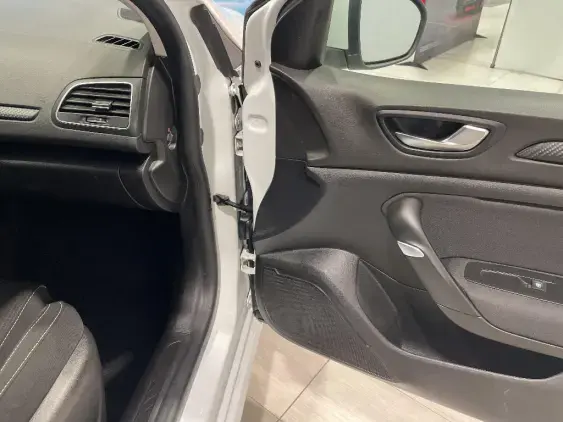 RENAULT MEGANE IV - voiture d'occasion - Photo 18