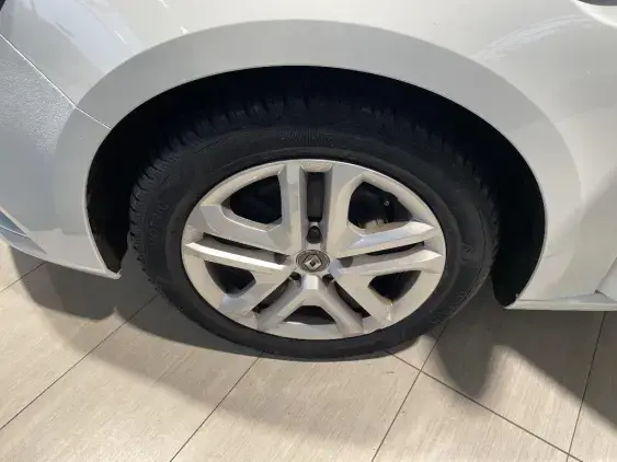 RENAULT MEGANE IV - voiture d'occasion - Photo 20