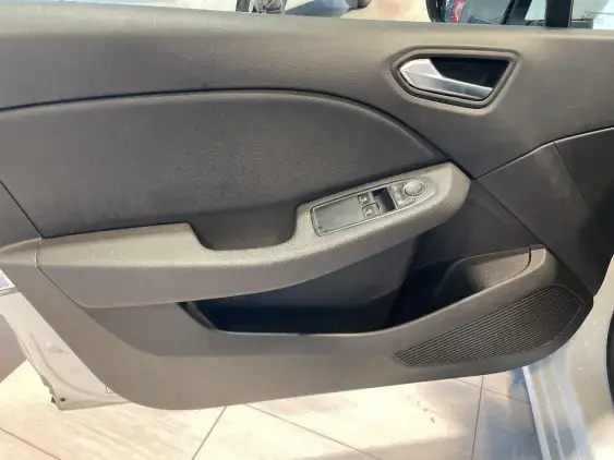 RENAULT CLIO V - voiture d'occasion - Photo 19