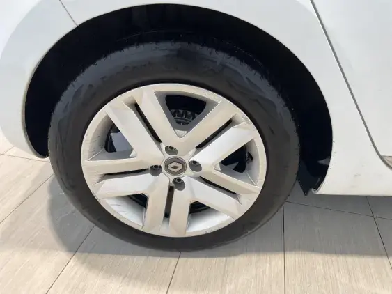 RENAULT CLIO V - voiture d'occasion - Photo 25