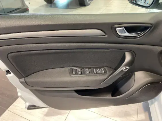 RENAULT MEGANE IV - voiture d'occasion - Photo 18