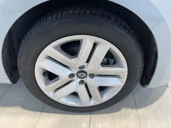 RENAULT CLIO V - voiture d'occasion - Photo 23