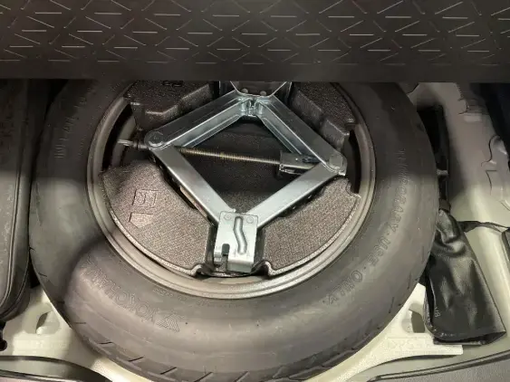 TOYOTA RAV4 V - voiture d'occasion - Photo 16