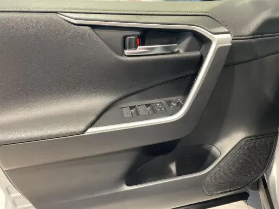 TOYOTA RAV4 V - voiture d'occasion - Photo 18