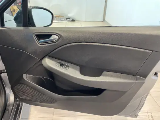 RENAULT CLIO V - voiture d'occasion - Photo 20