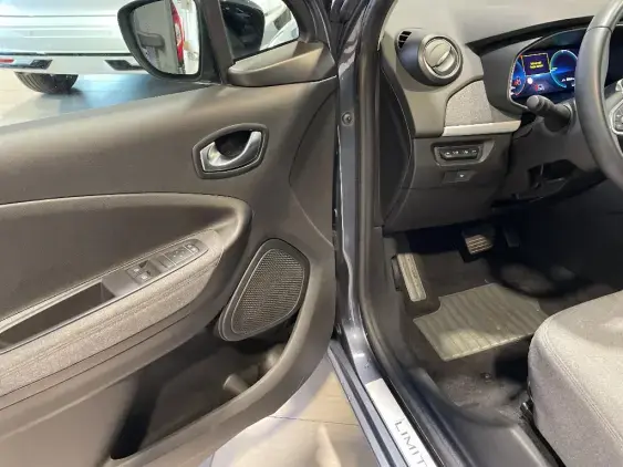 RENAULT ZOE - voiture d'occasion - Photo 17