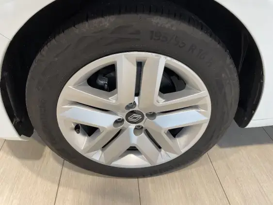 RENAULT CLIO V - voiture d'occasion - Photo 21