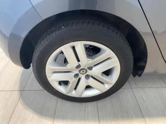 RENAULT CLIO V - voiture d'occasion - Photo 23