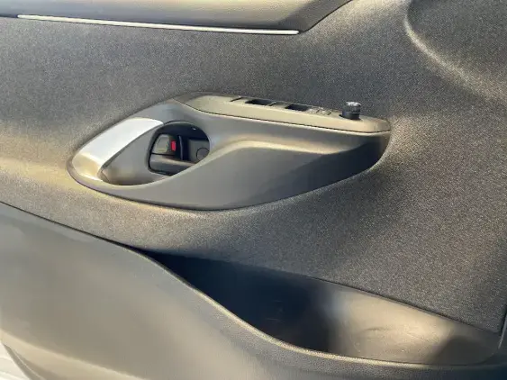 TOYOTA YARIS IV - voiture d'occasion - Photo 17