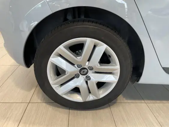 RENAULT CLIO V - voiture d'occasion - Photo 23