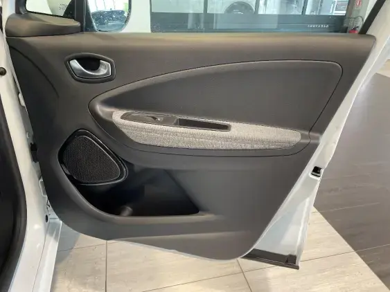 RENAULT ZOE - voiture d'occasion - Photo 18
